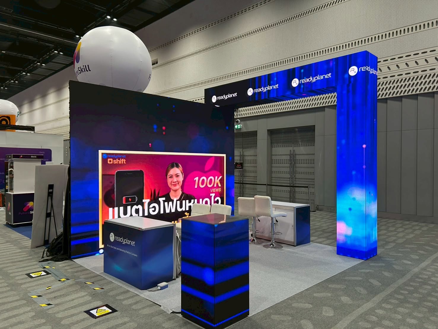 ReadyPlanet exhibition booth LED display at QSNCC